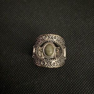 ❣️Silver and Green crackle stone Ring❣️*